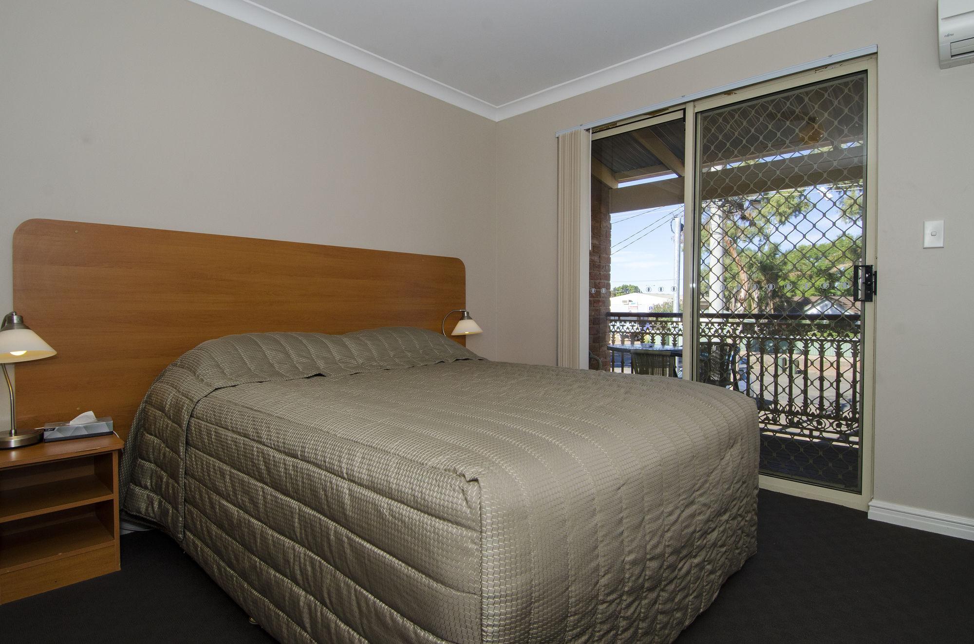 Quality Inn Railway Motel Kalgoorlie Eksteriør billede